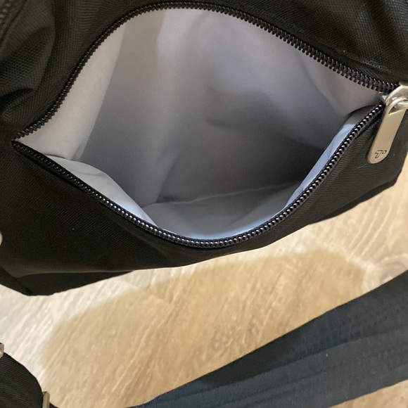 TRAVELON • CROSSBODY • adjustable strap - Picture 11 of 11